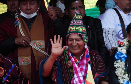 Evo Morales pisa suelo boliviano tras un año en el exilio