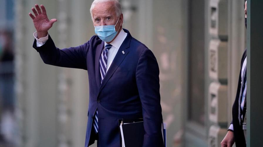 Biden amplía su margen en voto popular mientras Trump intenta deslegitimarle