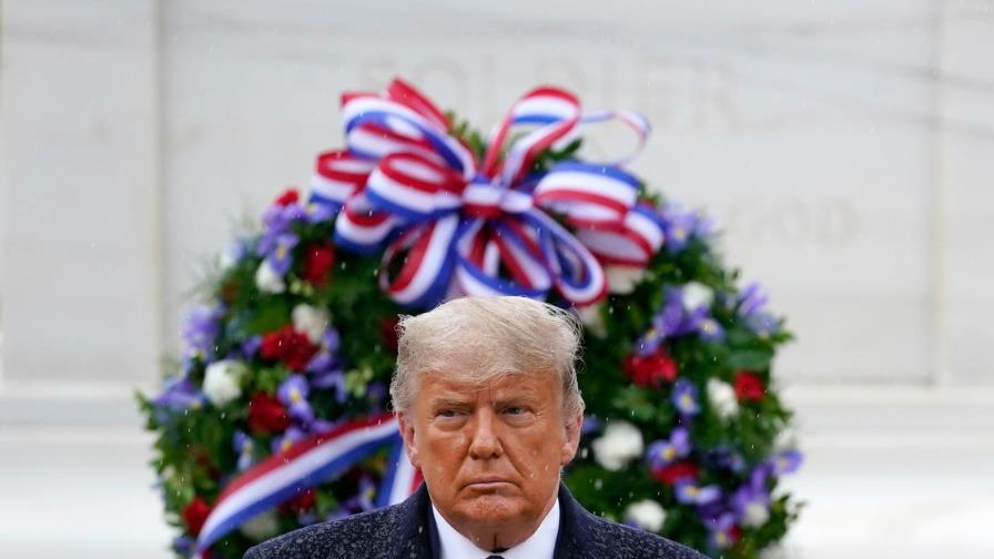 Trump hace su primera aparición oficial desde que perdió las elecciones