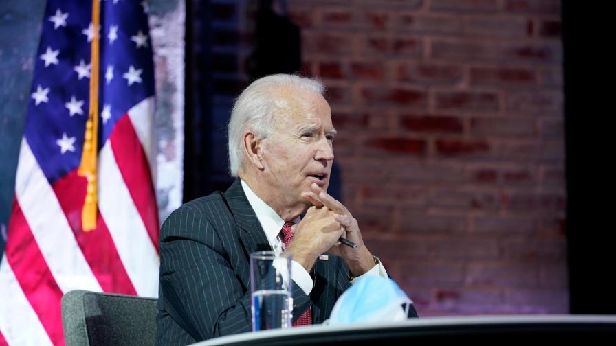 Biden se reúne con gobernadores demócratas y republicanos