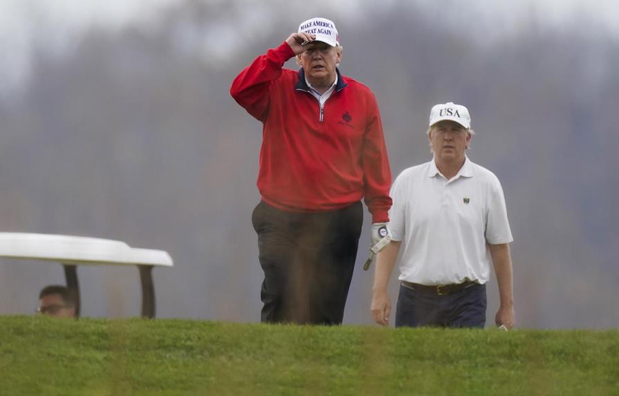 Trump juega golf en plena cumbre virtual del G20