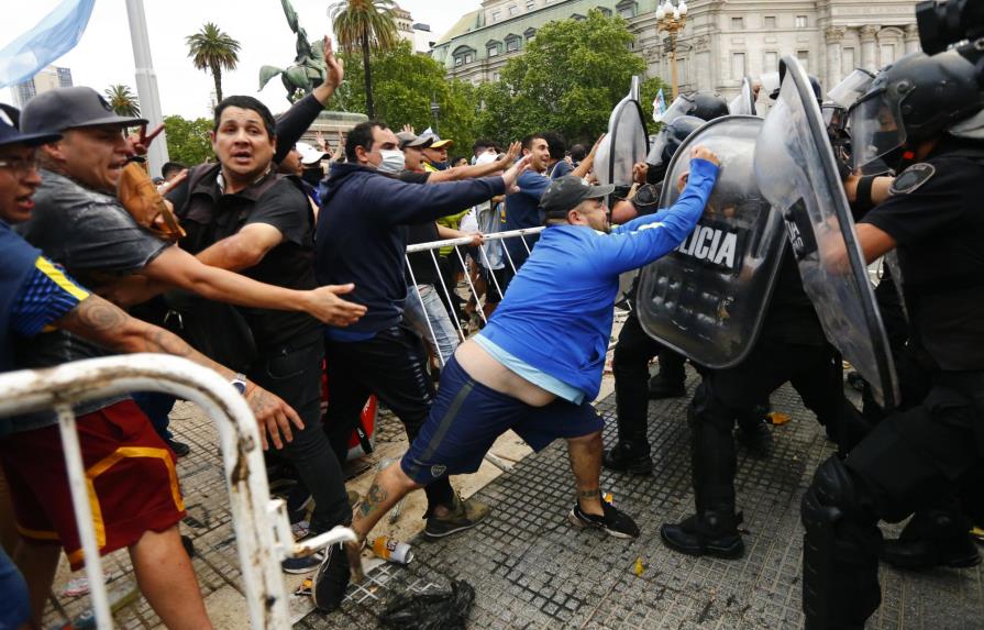 Velatorio en la Casa Rosada: multitudes despiden a Diego Armando Maradona