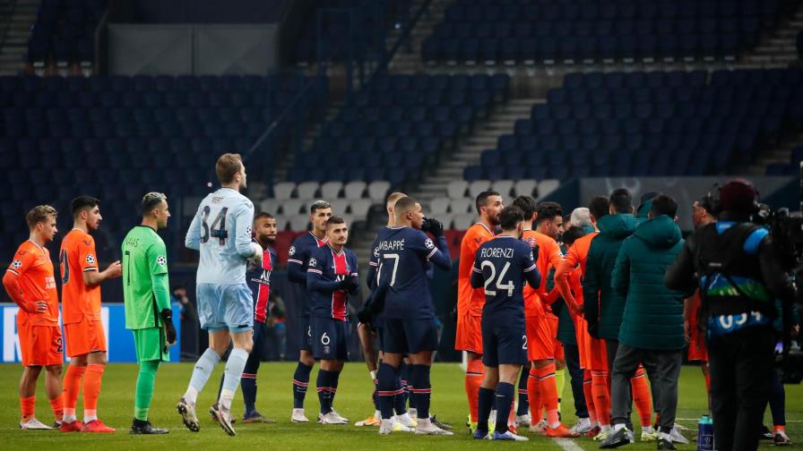 PSG y Basaksehir abandonan la cancha por supuestos insultos racistas del cuarto árbitro