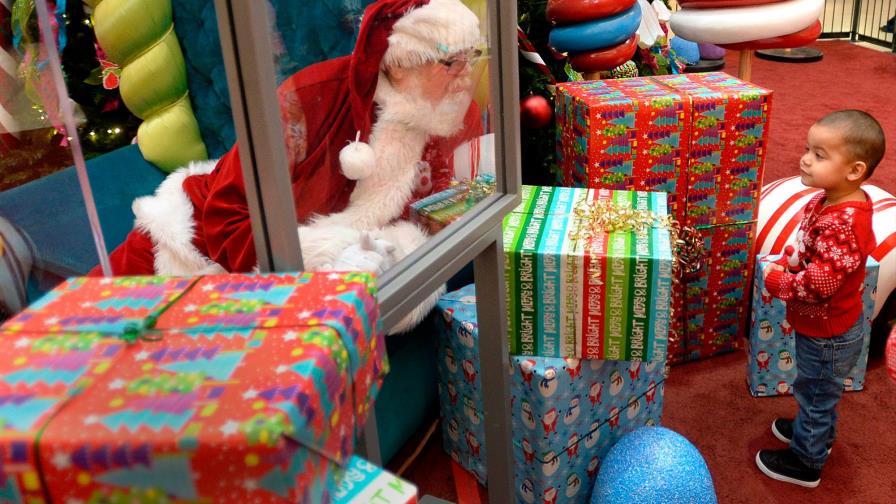 Niños quedan expuestos a COVID tras evento con Santa Claus Niños quedan expuestos a COVID tras evento con Santa Claus