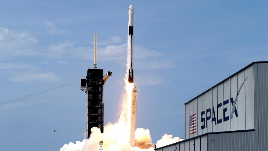 SpaceX envía con éxito un satélite espía en su última misión de 2020