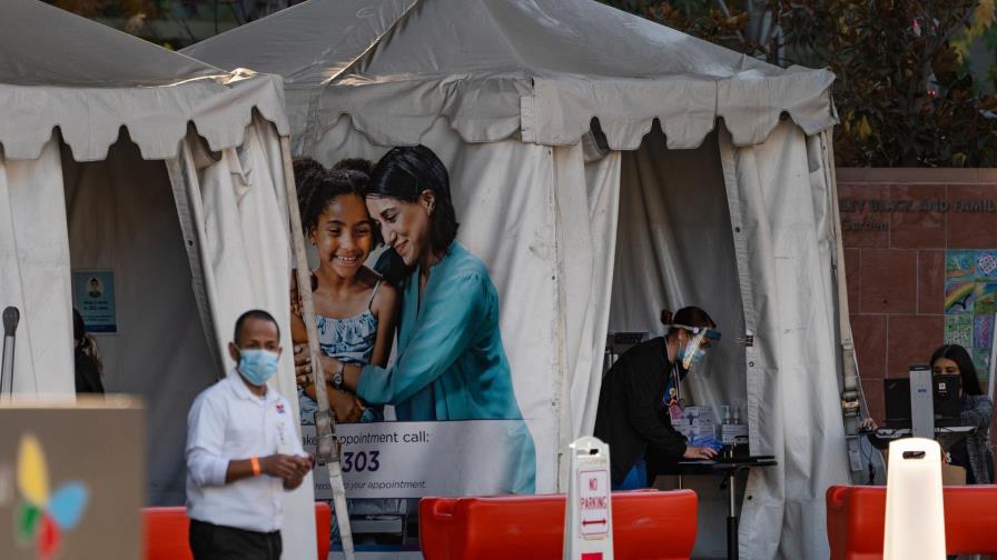 EE.UU. roza las 525.000 muertes y 29 millones de contagios por la covid-19