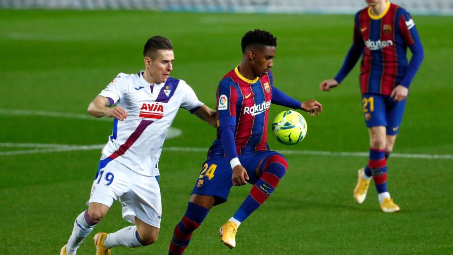Gran individual del dominicano Júnior Firpo rescate empate del Barça ante el Eibar Gran individual del dominicano Júnior Firpo rescate empate del Barça ante el Eibar