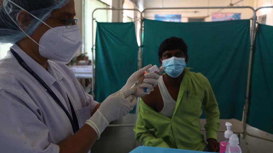 India prueba su plan de vacunación contra el COVID-19