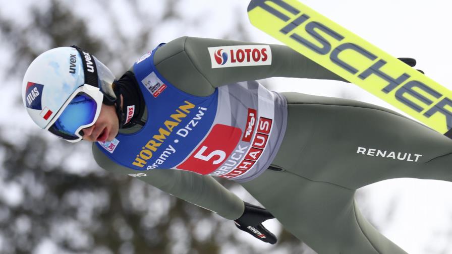 Kamil Stoch lidera en Innsbruck la tercera prueba del Cuatro Trampolines