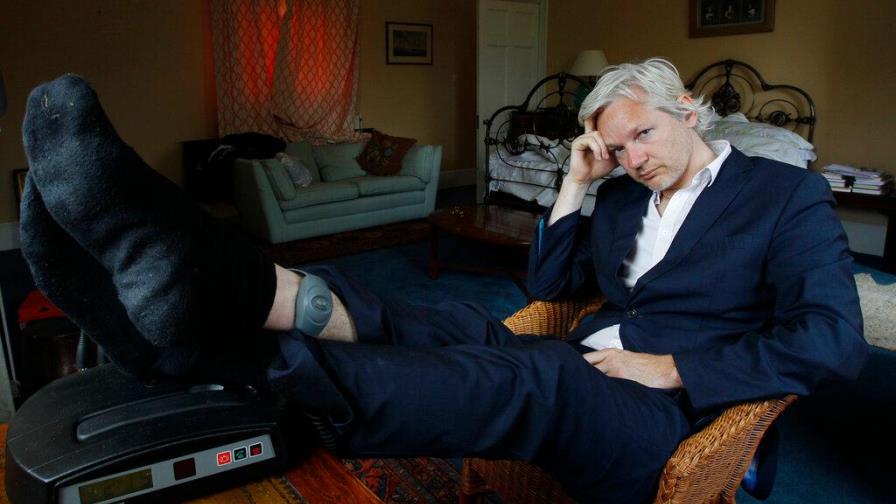 El padre de Assange pide a Nueva Zelanda asilo para su hijo