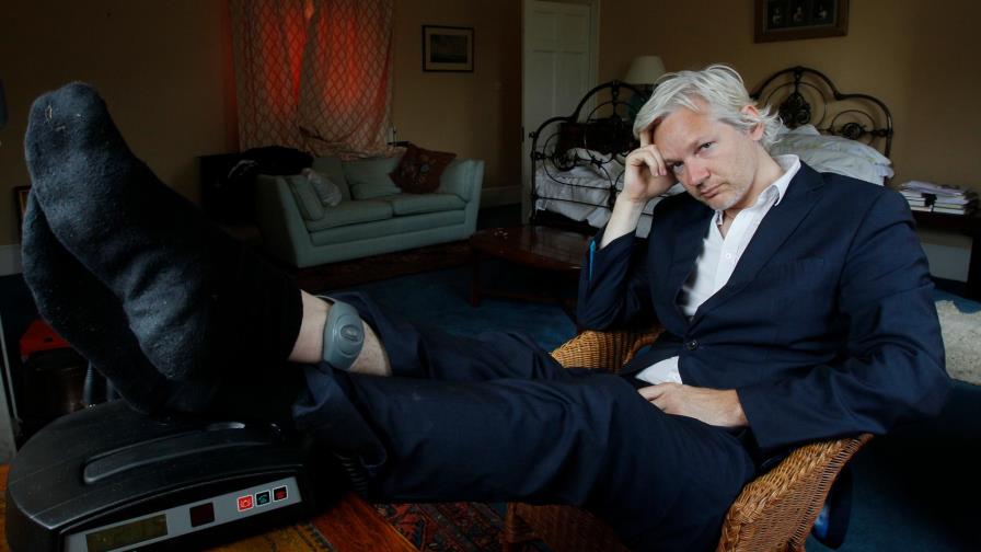 Assange seguirá en prisión mientras se resuelve su litigio con Estados Unidos