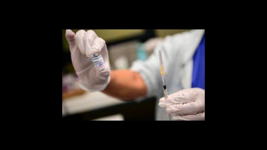 El presidente filipino es inoculado con la vacuna china Sinopharm