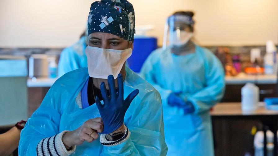 Florida, con casi 18.000 casos nuevos, crea más centros de vacunación