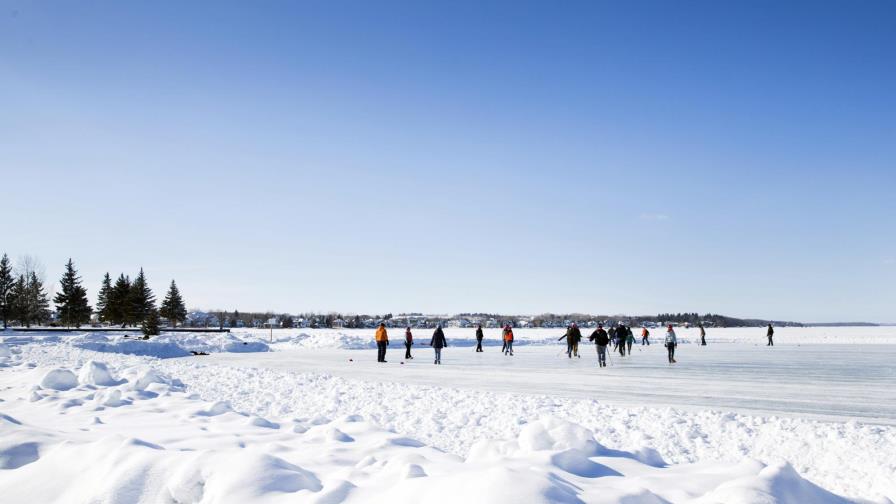 Cambio climático pone en peligro el hóckey sobre hielo al aire libre