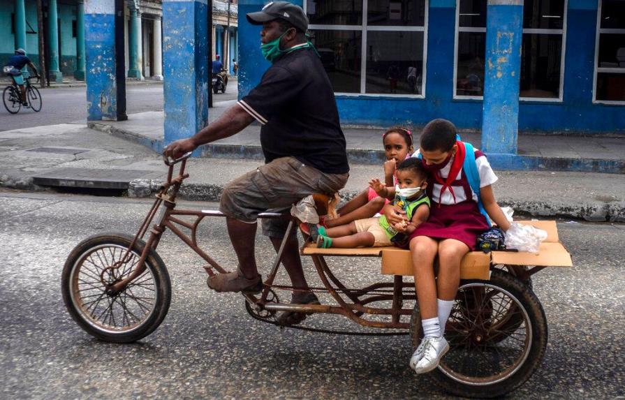 Cuba rompe su récord de casos por segundo día y retrocede en la desescalada