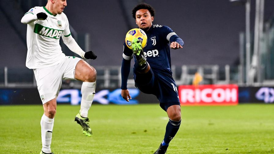 Juventus sufre para ganar 3-1 a Sassuolo, pero se acerca al podio 