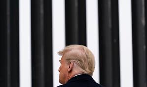 Twitter y Facebook gestionaron "mal" la desinformación con Trump, afirma fundador de Wikipedia