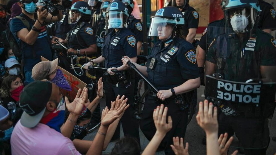 Fiscal general de Nueva York demanda a la policía local por represión “brutal”