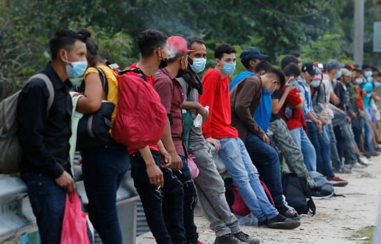 Migrantes hondureños inician la larga marcha hacia EEUU