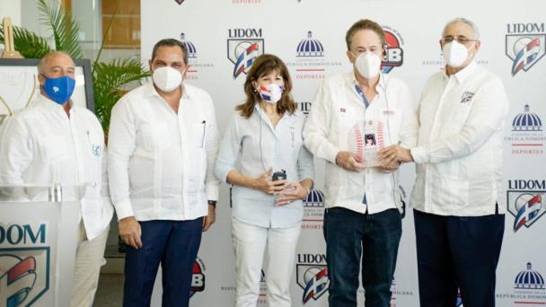 Lidom, Miderec y Comisionado Nacional de Béisbol reconocen embajadora de Estados Unidos