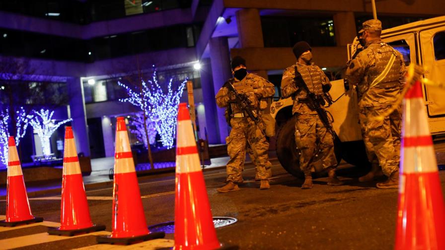 Ensayo de acto de Biden interrumpido por incendio