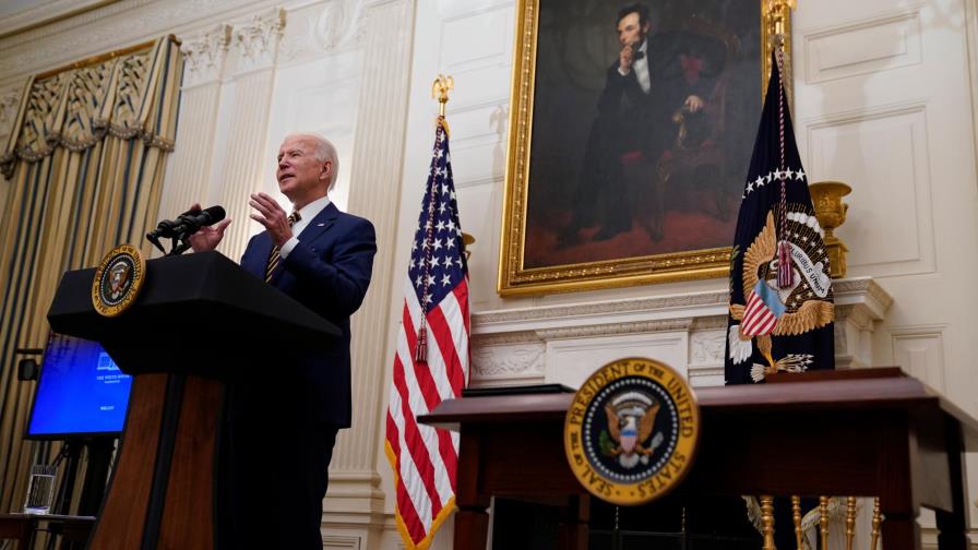 Biden advierte que el COVID-19 puede dejar 600,000 muertos en EEUU y urge aprobar plan de rescate
