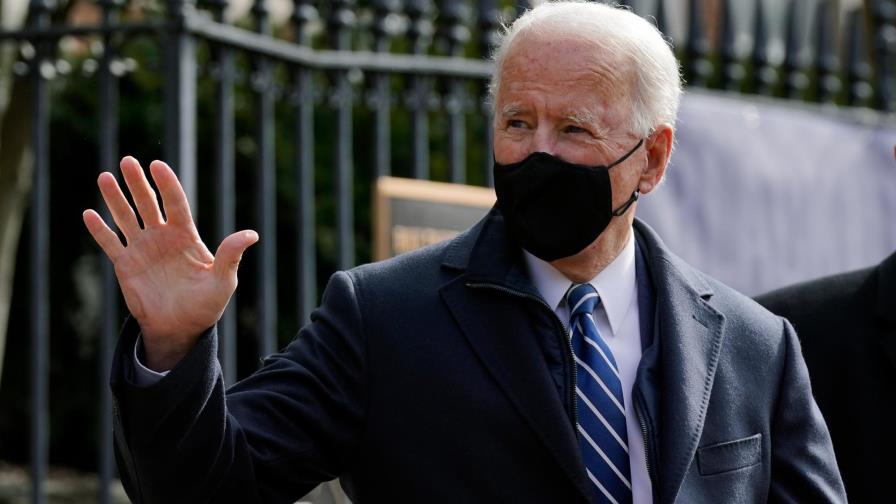 Biden va a misa por primera vez desde asumir el cargo