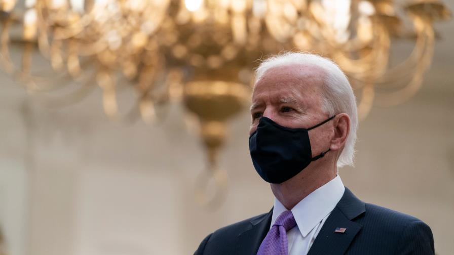 Biden pide al Supremo cancelar demandas sobre el muro y el asilo