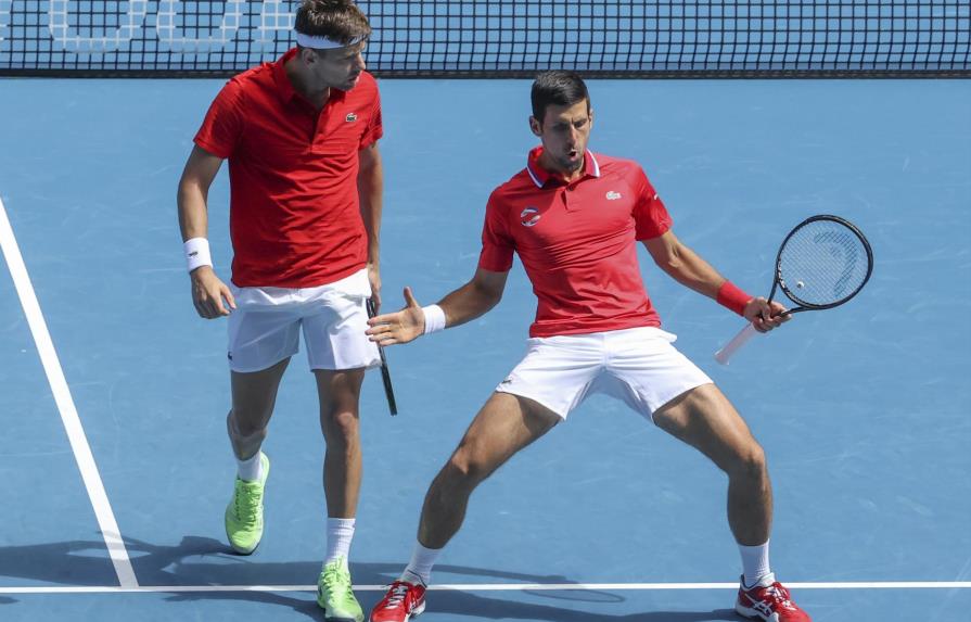 Djokovic empieza su temporada con triunfo y Nadal retrasa su debut en Copa ATP