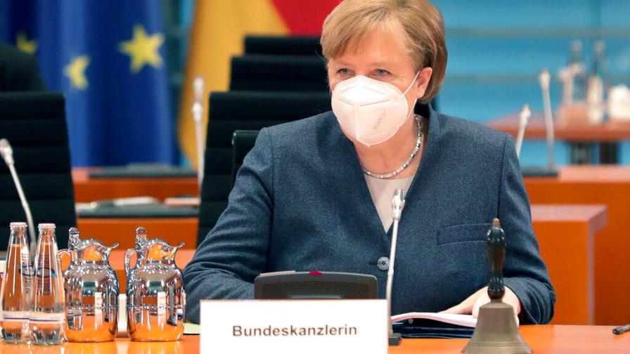 Merkel, a desbordados padres alemanes: la vuelta al colegio es prioritaria Merkel, a desbordados padres alemanes: la vuelta al colegio es prioritaria