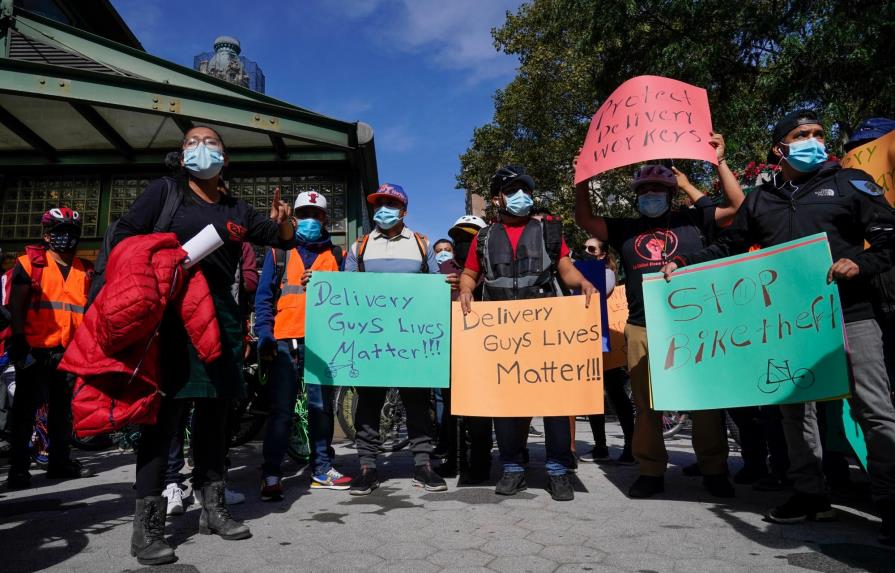 NY: Trabajadores de restaurantes celebran acceso a vacuna