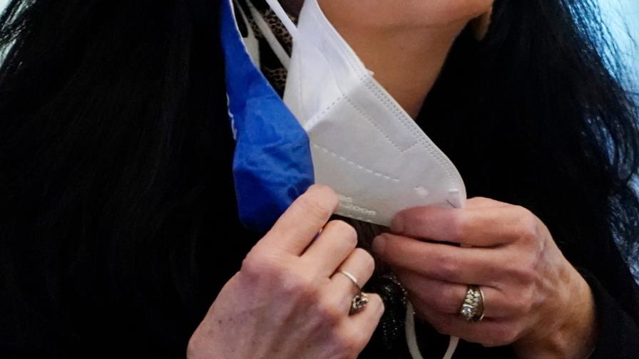 Mascarillas dobles o ajustadas refuerzan protección contra el COVID-19, según estudio Mascarillas dobles o ajustadas refuerzan protección contra el COVID-19, según estudio