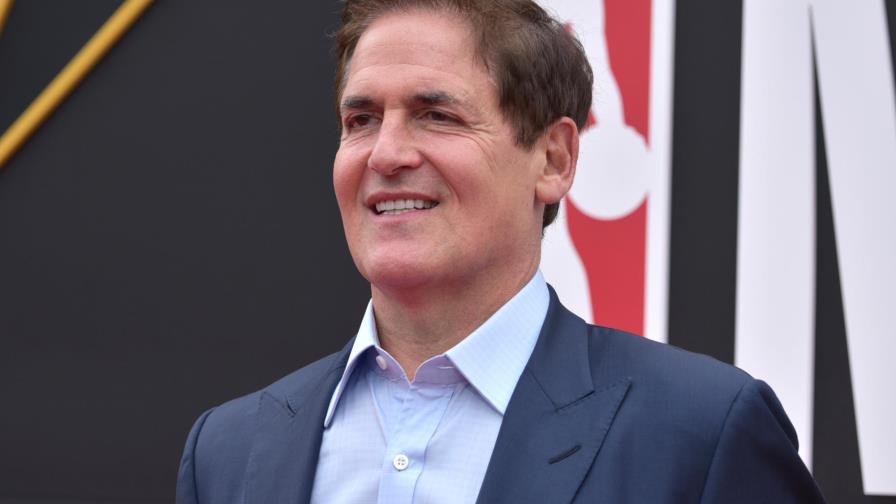 Líderes republicanos de Texas piden a Cuban que venda los Mavericks