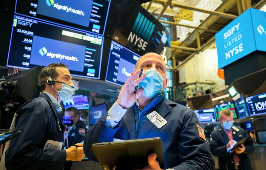 Wall Street termina dispar y el Dow Jones en nuevo récord