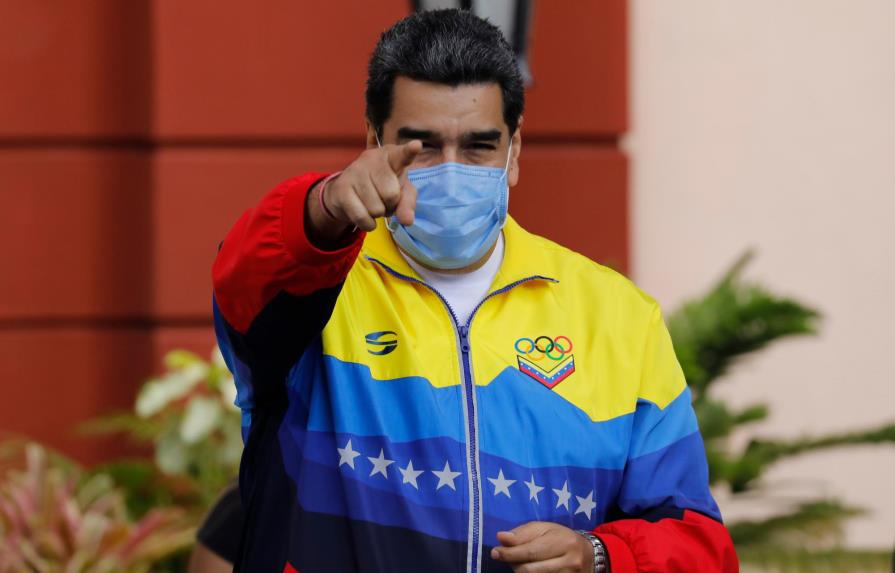 Maduro llama a sus militares a “limpiar sus fusiles” ante grupo comando creado en Colombia