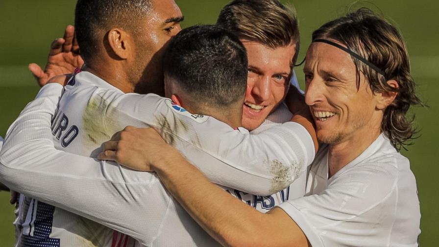 Real Madrid y Barcelona siguen a la caza del Atlético en LaLiga