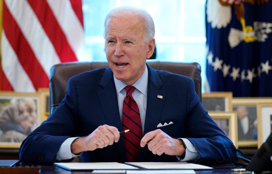 Biden impulsa ayudas a los negocios más pequeños o dirigidos por inmigrantes