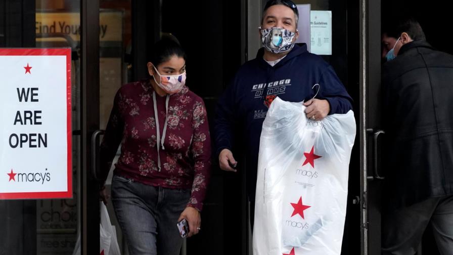 Bajan a 730,000 las solicitudes semanales de subsidio por desempleo en EEUU