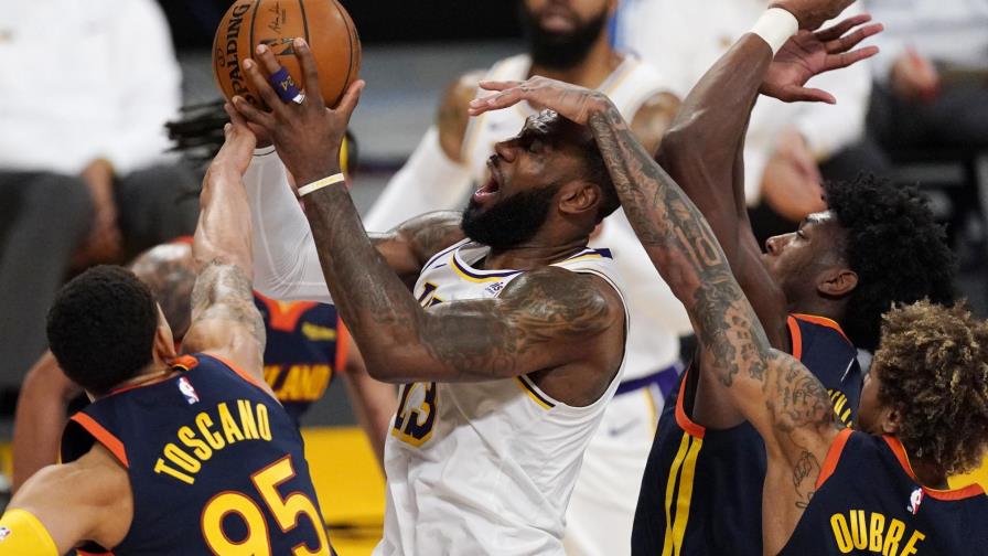 LeBron James encabeza jugadores con más balones perdidos