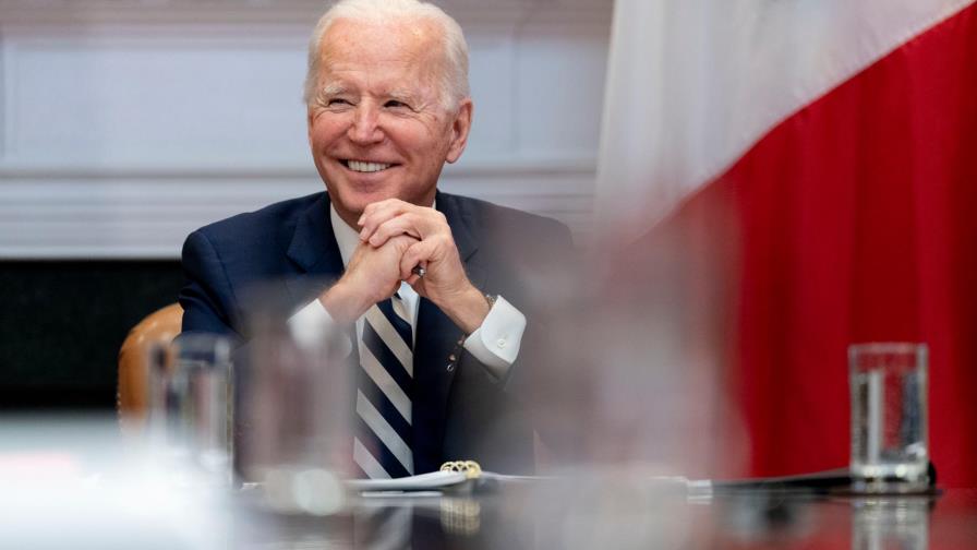 Biden dice que tratará a México como un igual al reunirse con López Obrador