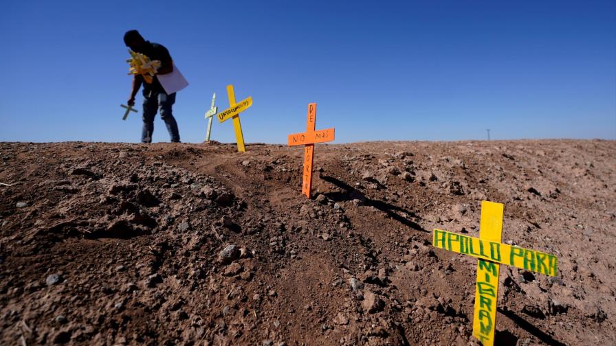 Auto donde murieron 13 personas entró a EE.UU. por agujero en valla fronteriza