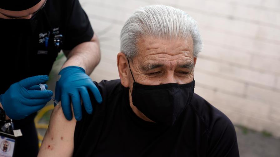 California reserva el 40% de sus vacunas contra el COVID-19 para los más pobres