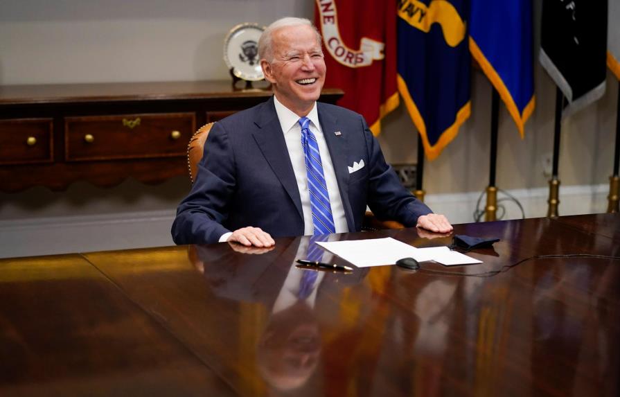 Primeros cheques del plan de ayuda de Biden se pagarán este fin de semana