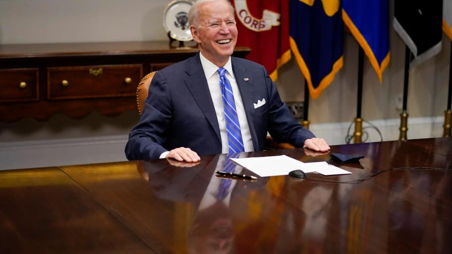 Acusan un hombre en EEUU de amenazar con matar al presidente Biden