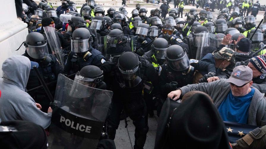 Policía del Capitolio empieza a buscar a nuevo comandante