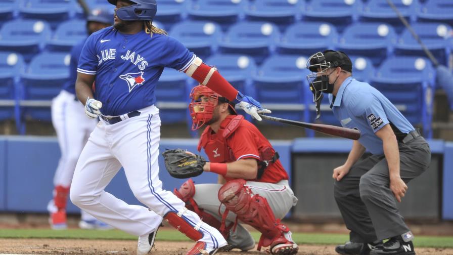Vídeo | Vlad Jr. da su primer jonrón, todo un cohetazo