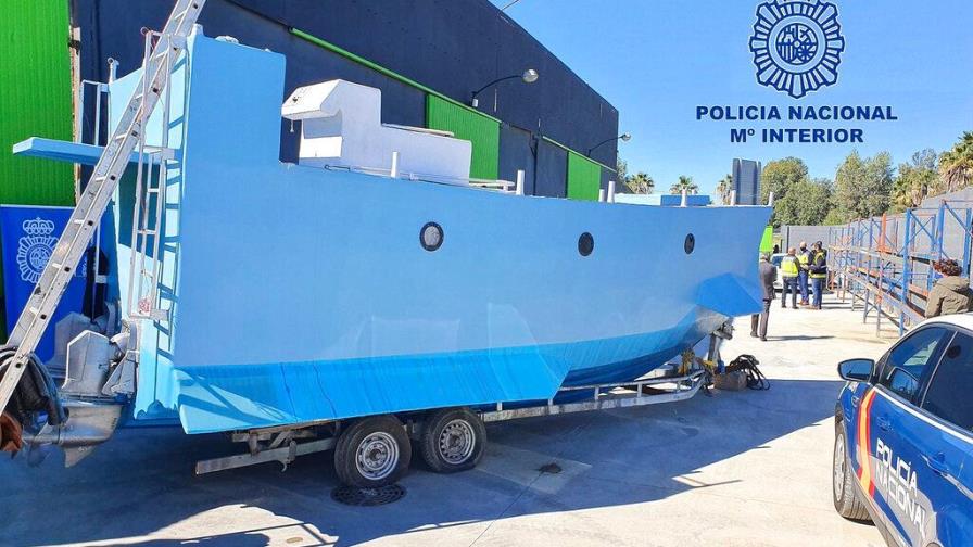 Incautan narcosubmarino en construcción en costa española