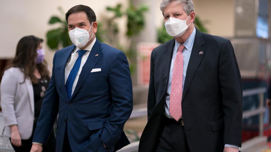 Senadores de EEUU honran a la brigada de la invasión a Bahía Cochinos en Cuba