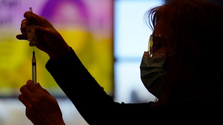 Nuevo estudio en EE.UU. traerá “más confianza” en la vacuna de AstraZeneca