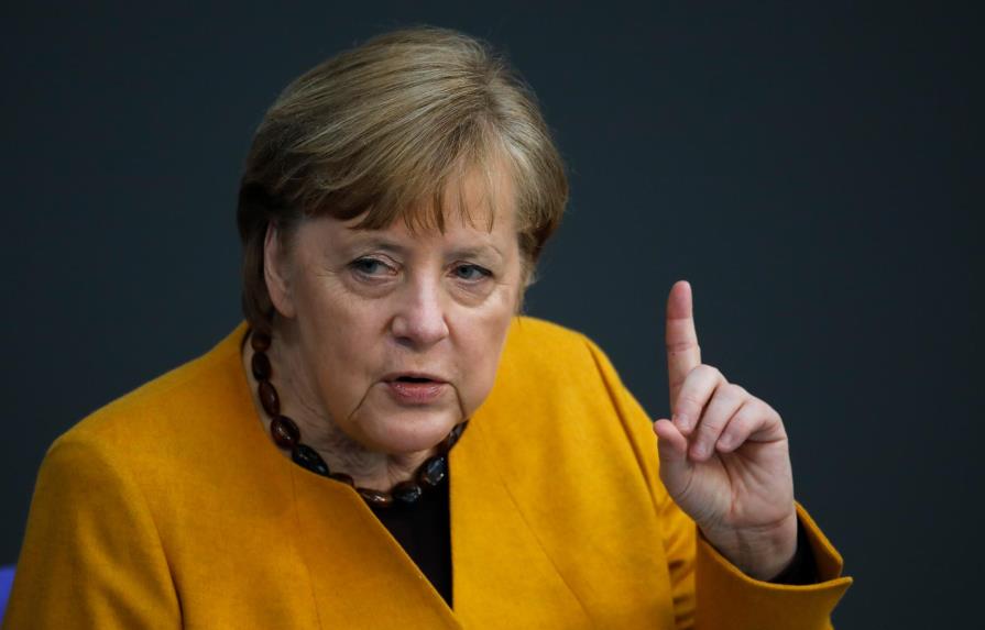 Merkel refuerza poder federal anticovid en Alemania frente a tensiones entre regiones